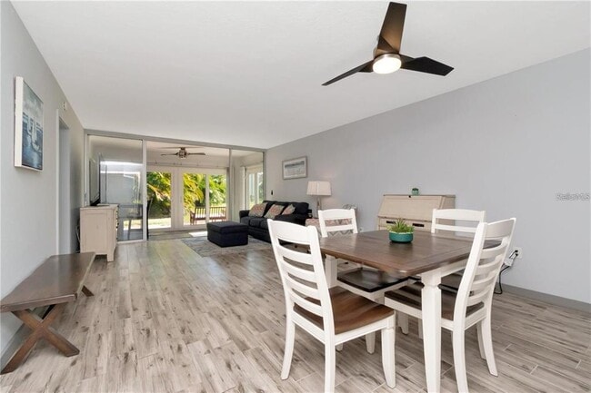 Building Photo - 10351 Regal Dr