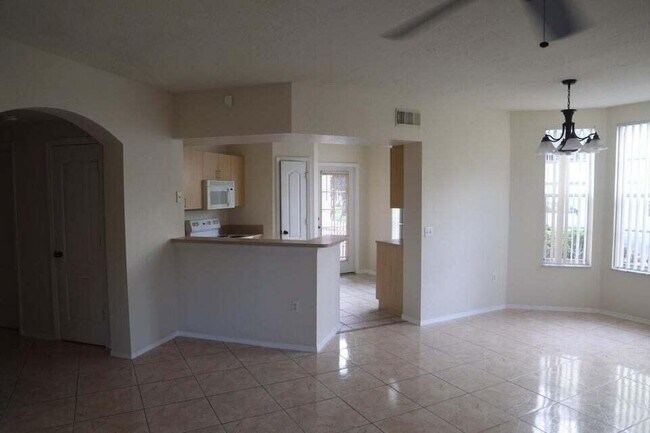 Building Photo - 607 Belmont Pl