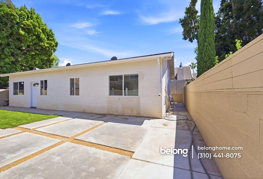 Building Photo - 20144 Stagg St