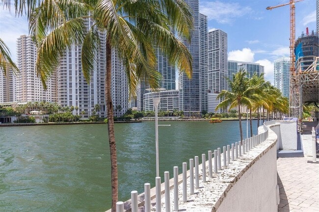 Building Photo - 335 S Biscayne Blvd
