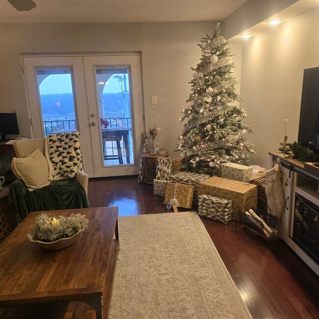 Building Photo - 5709 Lyons View Pike