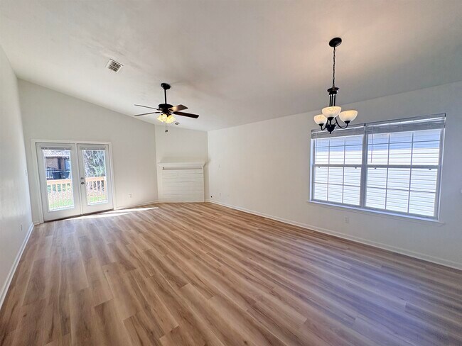 Building Photo - 4428 Siesta Ct