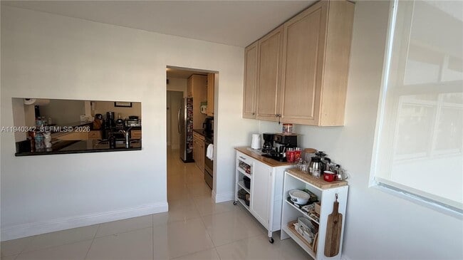 Building Photo - 16565 NE 26th Ave