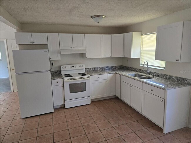 Building Photo - 843 41st St S