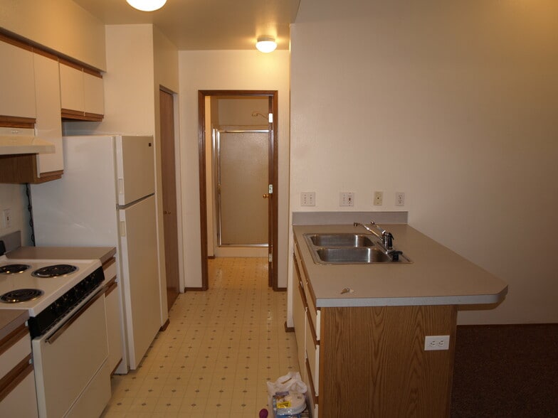 Kitchen - 418 Judson St