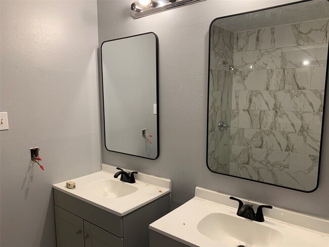 Building Photo - 7022 Harpers Dr