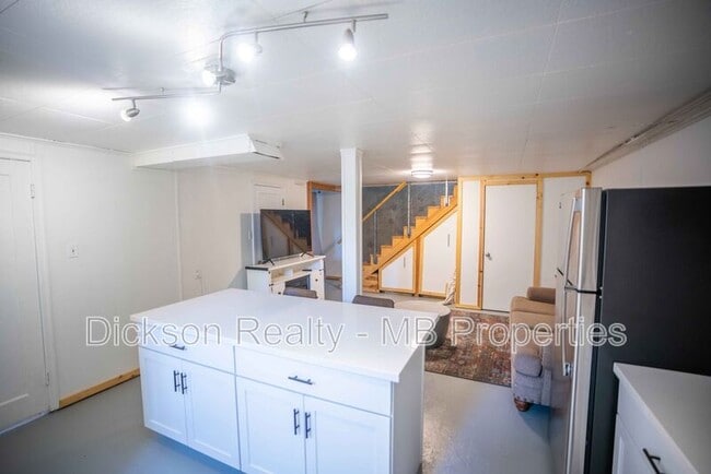 Building Photo - 1060 Whitaker Dr