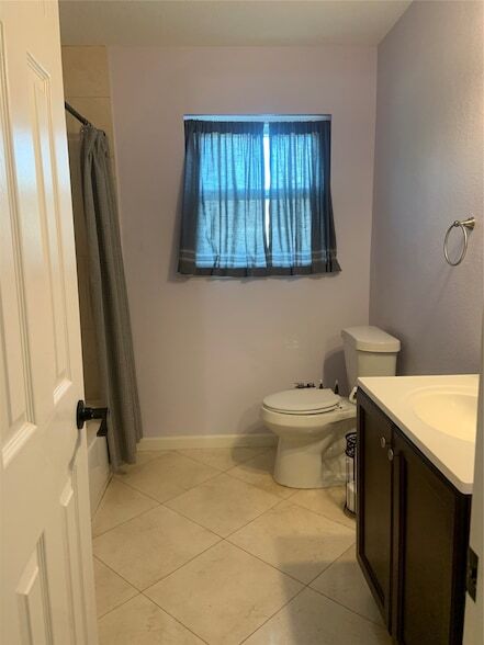 Building Photo - 16618 Oxnard Ln