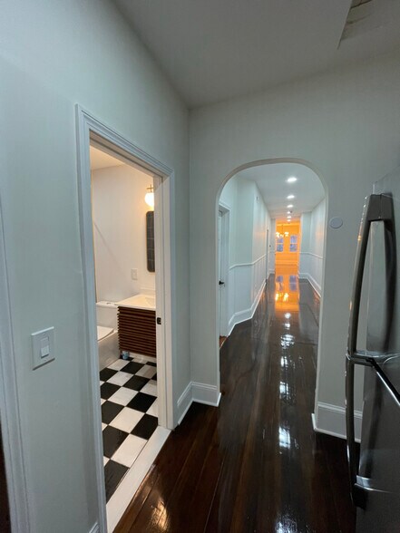 Building Photo - 31 Crawford St