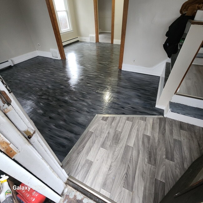 Building Photo - 724 Augustus Pl