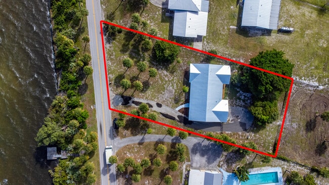 Building Photo - 4003 S Indian River Dr