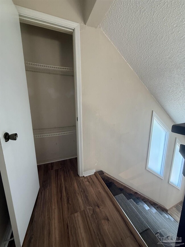 Building Photo - 3004 Cedarwood Village Ln