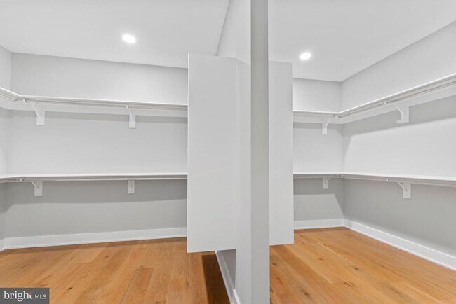 Building Photo - 11550 Henderson Rd