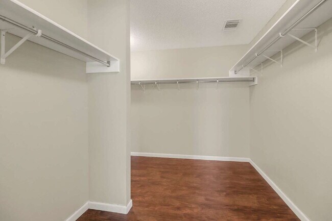 Building Photo - "Discover Your Dream Home: Spacious 3-Bedroom Oasis with Granite Elegance in San Antonio!"