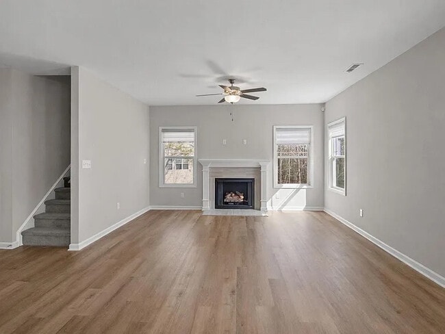 Building Photo - Room in House on Bounty Cir