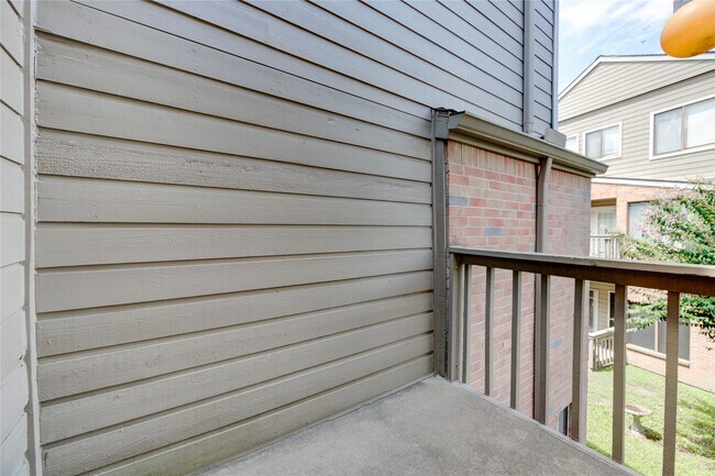 Building Photo - 2023 Gentryside Dr