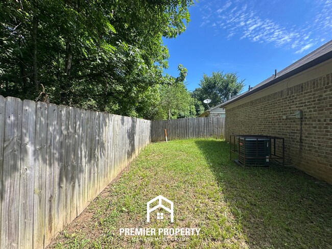 Building Photo - Charming 3BR/2BA Bartlett Area Home | High Ceilings & Hardwood Floors