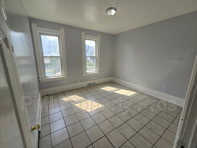 Building Photo - 2626 N 24th St