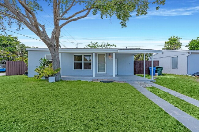 Primary Photo - 5341 N Andrews Ave