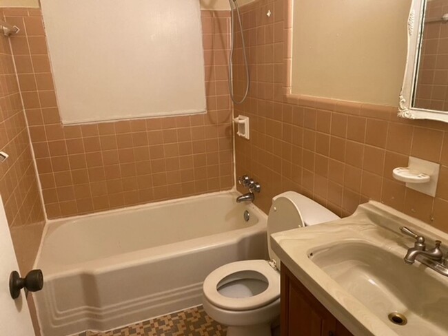 Building Photo - 3 Bedroom / 1.5 Bathroom home in Valdosta