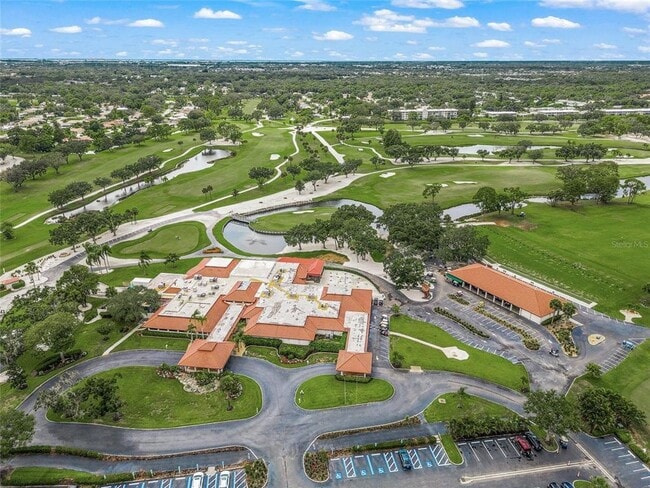 Building Photo - 7193 W Country Club Dr N
