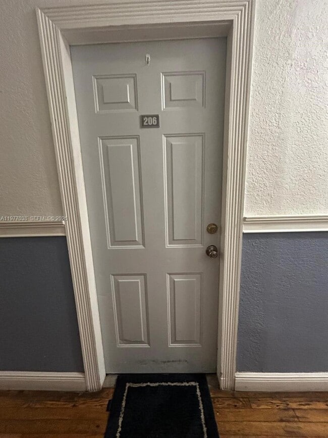 Building Photo - 820 Euclid Ave