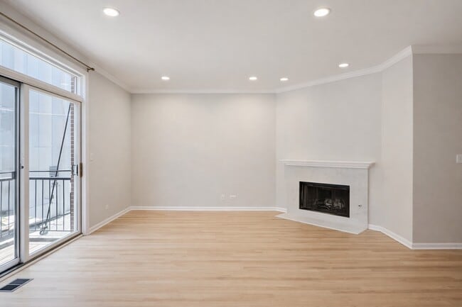 Building Photo - 1351 W Altgeld St