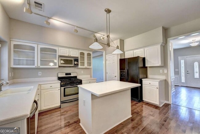 Building Photo - 7470 Brookwood Way
