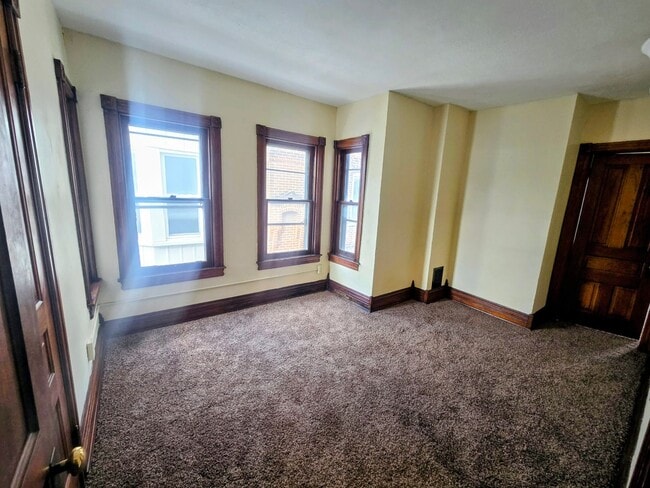 Building Photo - 916 Washington St