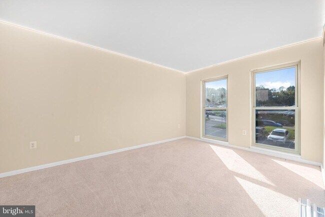 Building Photo - 5204 Newton St