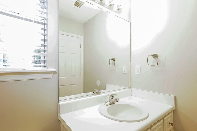 Building Photo - Charming 3 Bedroom Home in Augusta!