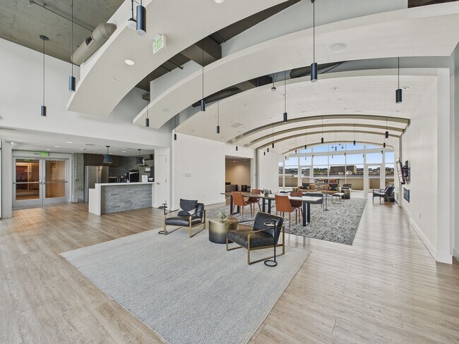 Building Photo - Stunning Glass House Condo with Mountain Views | 1 Bed | 1 Bath | Riverfront Park