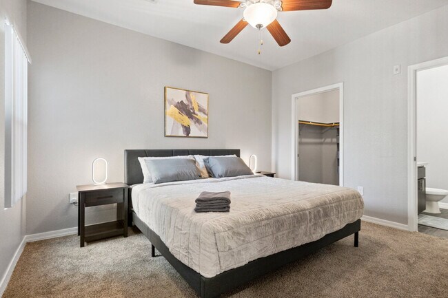 Building Photo - 14 W Villa Rita Dr