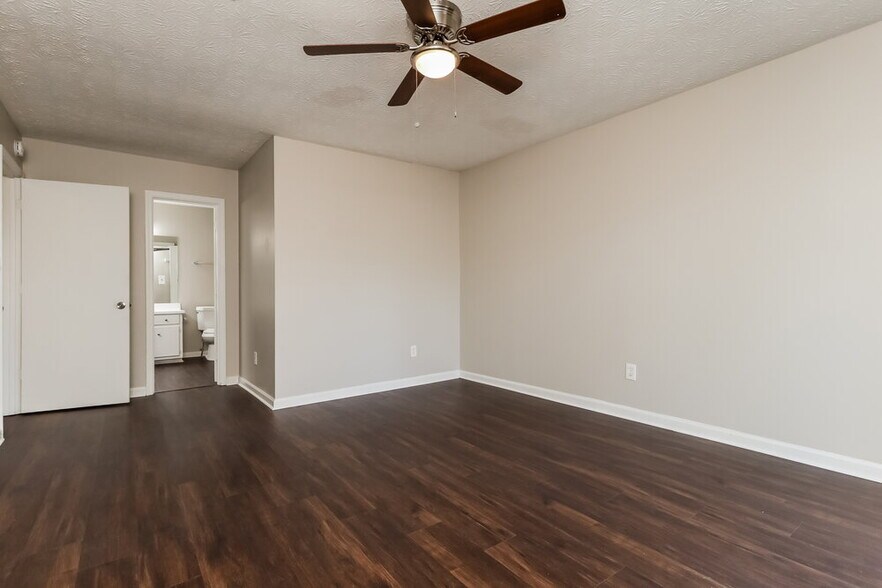 Building Photo - 1513 Melody Ridge Ct NE