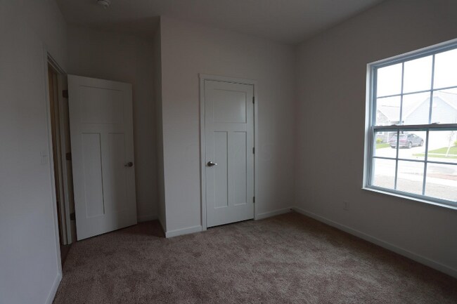 Building Photo - 464 Rochdale Run