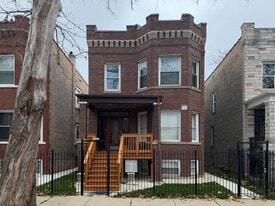 Building Photo - 4322 W Kamerling Ave