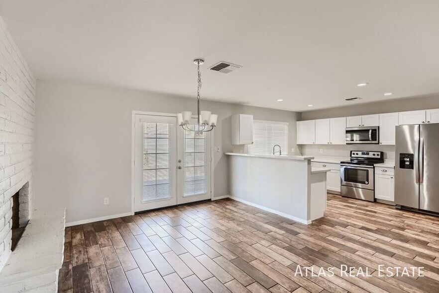 Building Photo - 10817 N 46th Ave