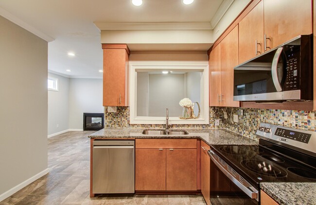 Building Photo - 12625 Memorial Dr