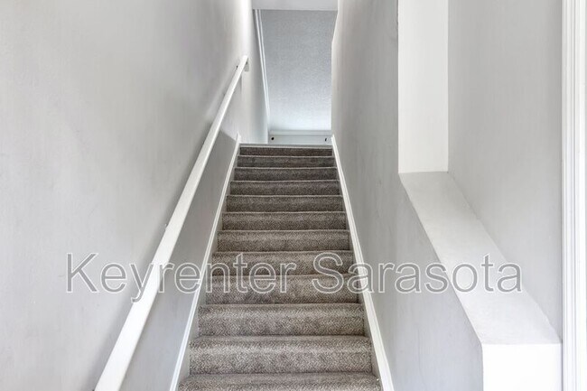 Building Photo - 5700 Bentgrass Dr
