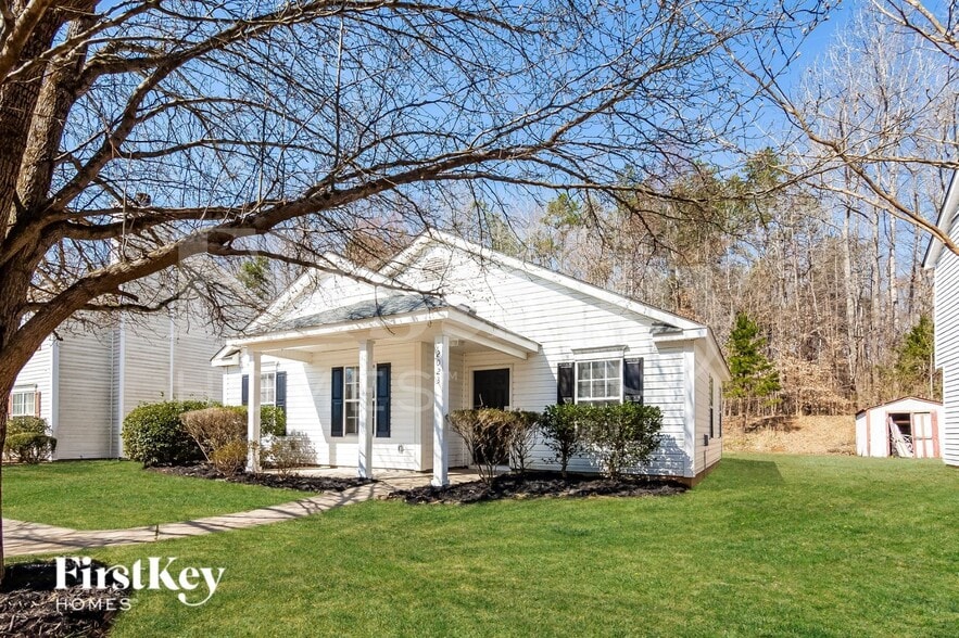 Building Photo - 12023 Stewarts Crossing Dr