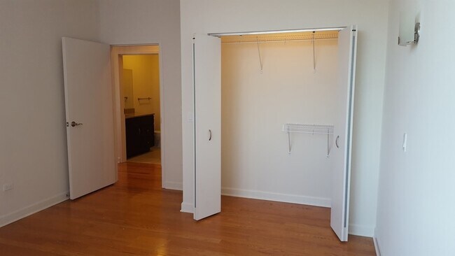 Building Photo - 4810 N Lavergne Ave
