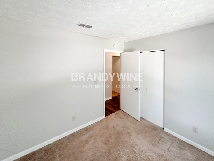 Building Photo - 5565 La Fleur Trail