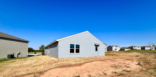 Building Photo - New 4 bedroom, 2 bath in Treaty Oaks Community