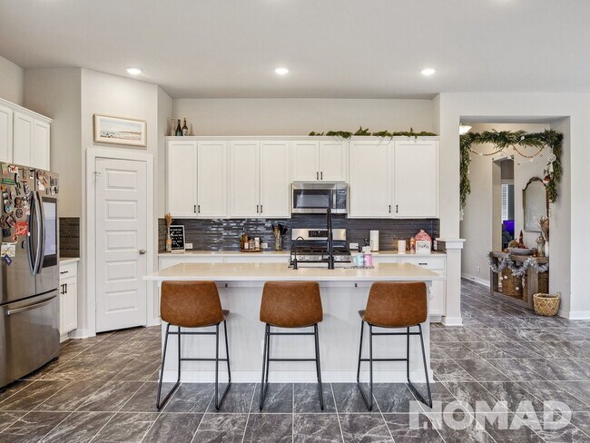 Building Photo - Updated 4-Bed, 3-Bath Home in Creekside – ...