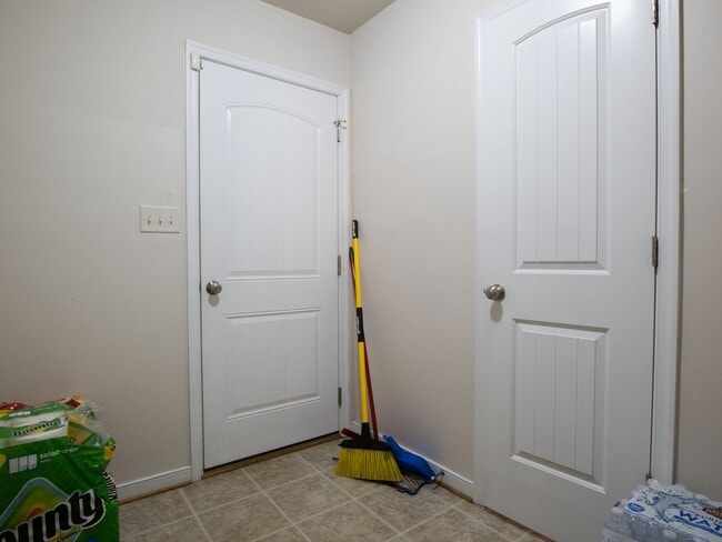 Building Photo - Stunning Shaker-Style 4-Bedroom Home in Chesterfield | Granite & Hardwoods!