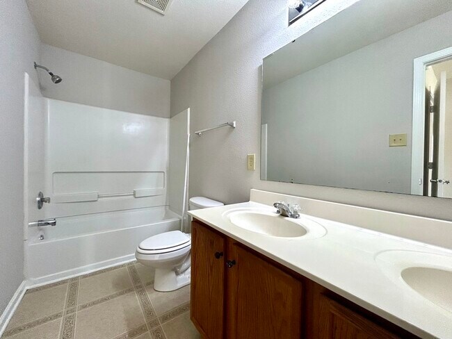 Building Photo - 6536 Matlea Ct