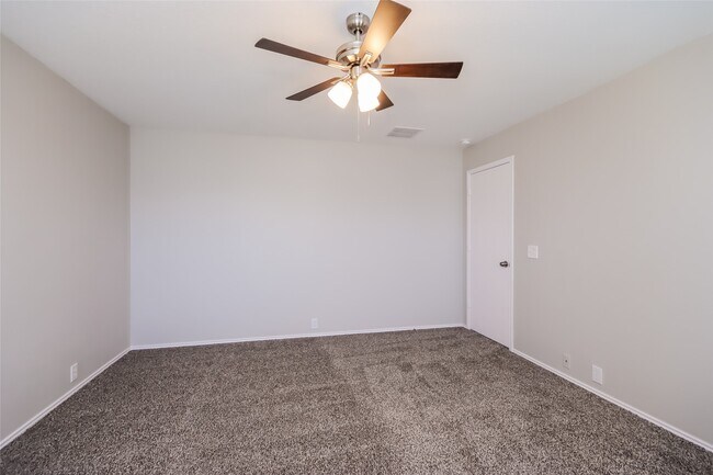 Building Photo - 819 Grand Plains Dr