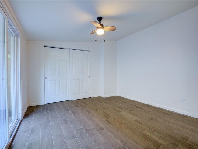Building Photo - Beautifully Updated 1 Bedroom Home – Ready...