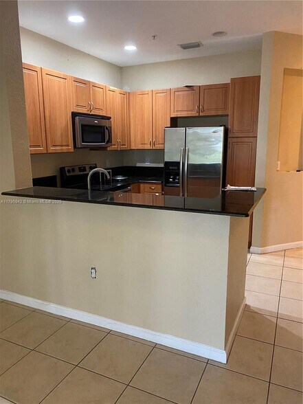 Primary Photo - 2832 SW 81st Ave