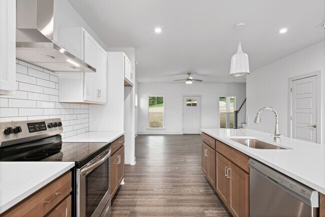 Building Photo - Four Bedroom in Madison TN